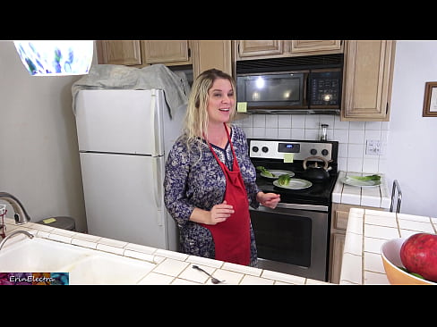 ❤️ Stepmom milking him in the kitchen before his date ❤️ Sex at en-us.xsexshop.ru