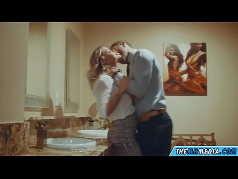 ❤️ When a busty blonde seduces you in a public restroom ❤️  Sex at en-us.xsexshop.ru